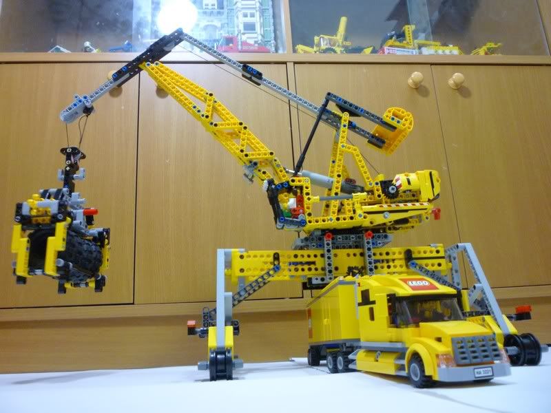 Comparing 8053 the 8421 Cranes - LEGO Technic, Mindstorms, Model